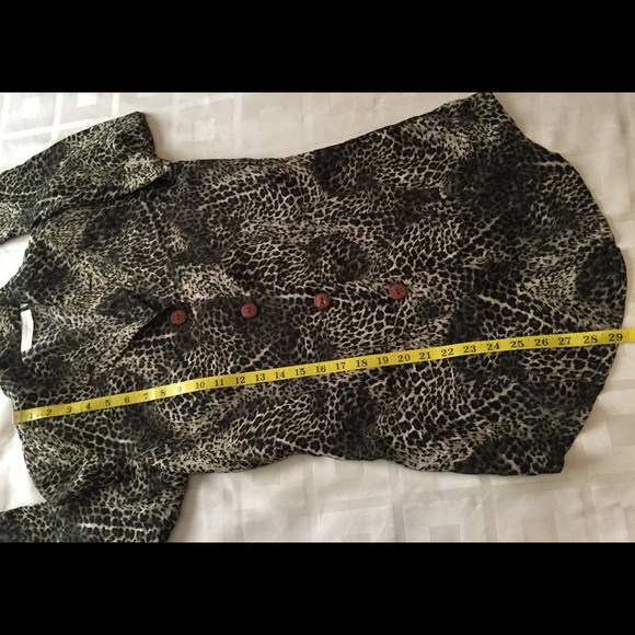 Dana Buchman Animal Print Button Blouse Shirt Sz 2 - Picture 5 of 8